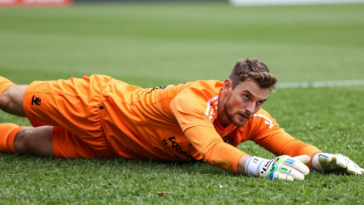 FC Volendam leed een 5-3 nederlaag in een ouderwets KKD-spektakelstuk bij FC Emmen, ondanks een doelpunt van Daan Huisman...