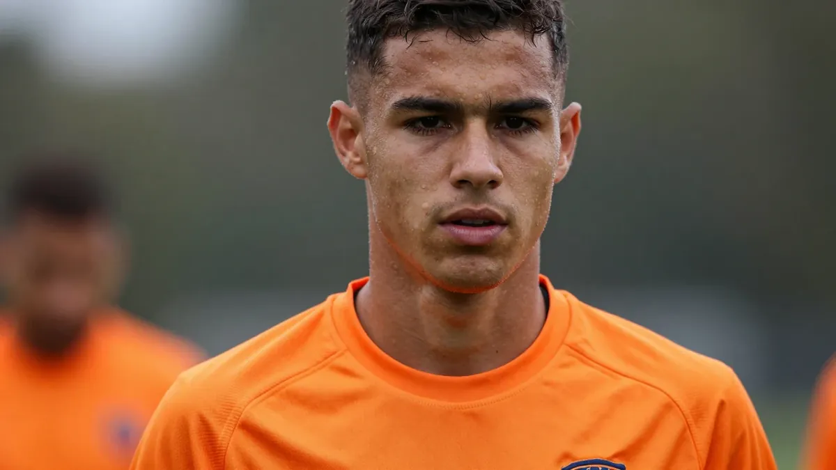 FC Volendam left-back Yannick Leliendal, 24, has completed a transfer to Israeli side Hapoel Tel Aviv, who finished...